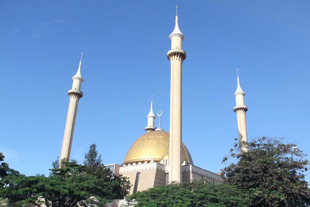 13 Things You Should Know Before visiting Lagos, Nigeria.  National Mosque in the capital of Nigeria on a clear day. 